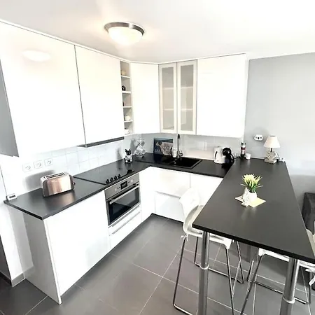 Vue ,plage La Nartelle,avec Loggia, Sainte-maxime, France Apartment