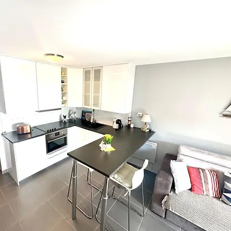 Apartment Vue ,plage La Nartelle,avec Loggia, Sainte-maxime, France *