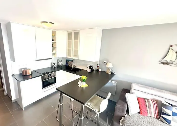 Lejlighed Vue ,plage La Nartelle,avec Loggia, Sainte-maxime, France *