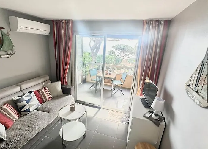 Vue ,plage La Nartelle,avec Loggia, Sainte-maxime, France Appartamento